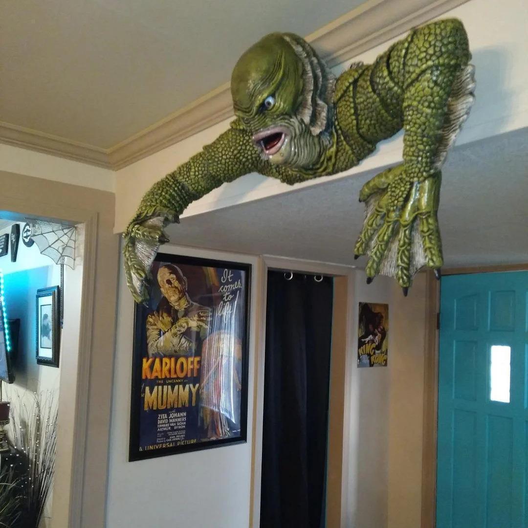 Creature from the Black Lagoon - Outdoor Furniture Resin ulasan dan harga