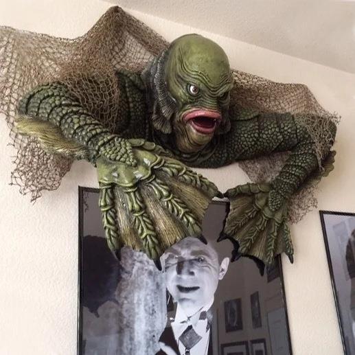 Creature from the Black Lagoon - Outdoor Furniture Resin ulasan dan harga